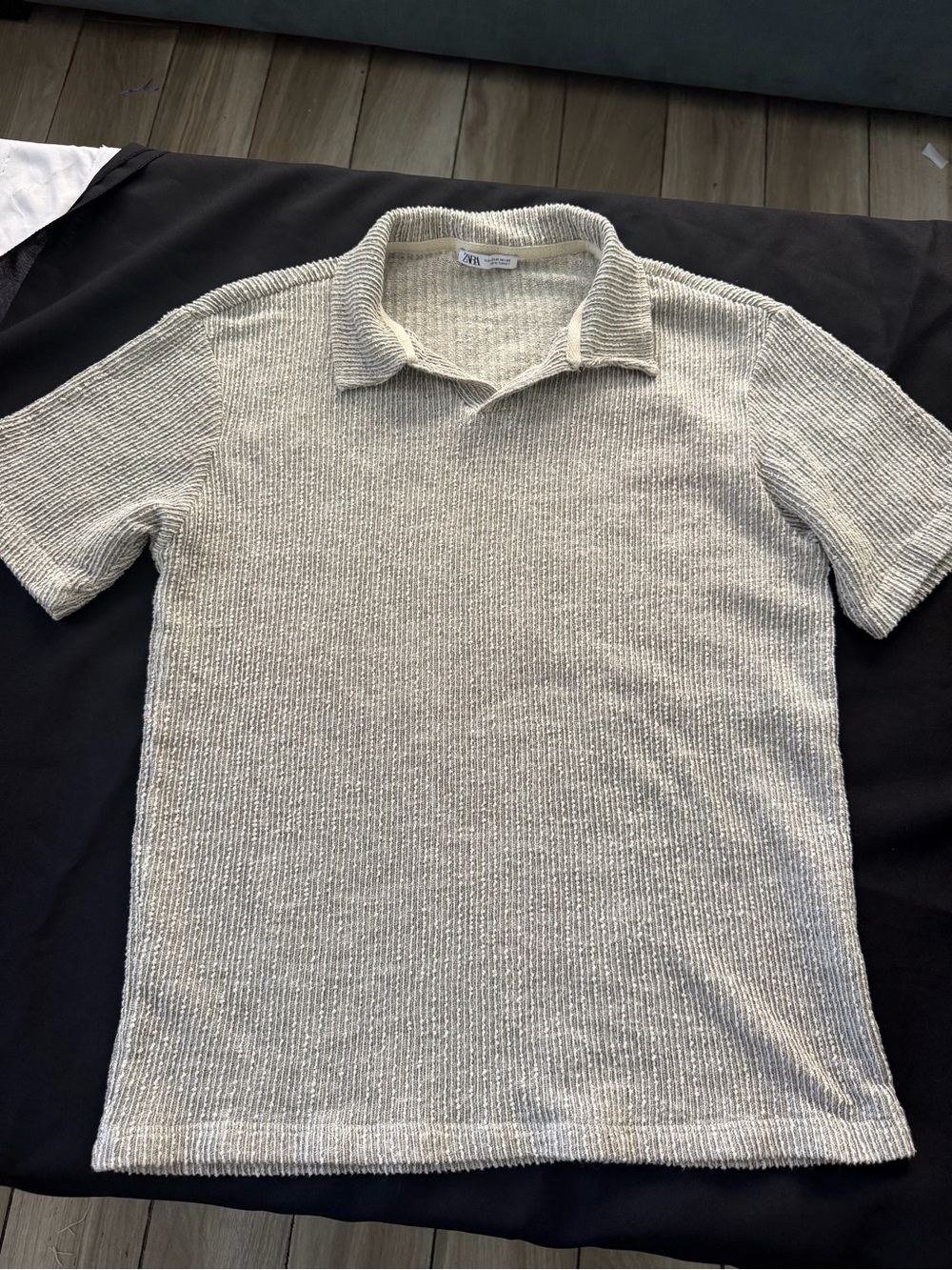 Zara Men’s Short Sleeve Knit Polo in Light Beige Gray